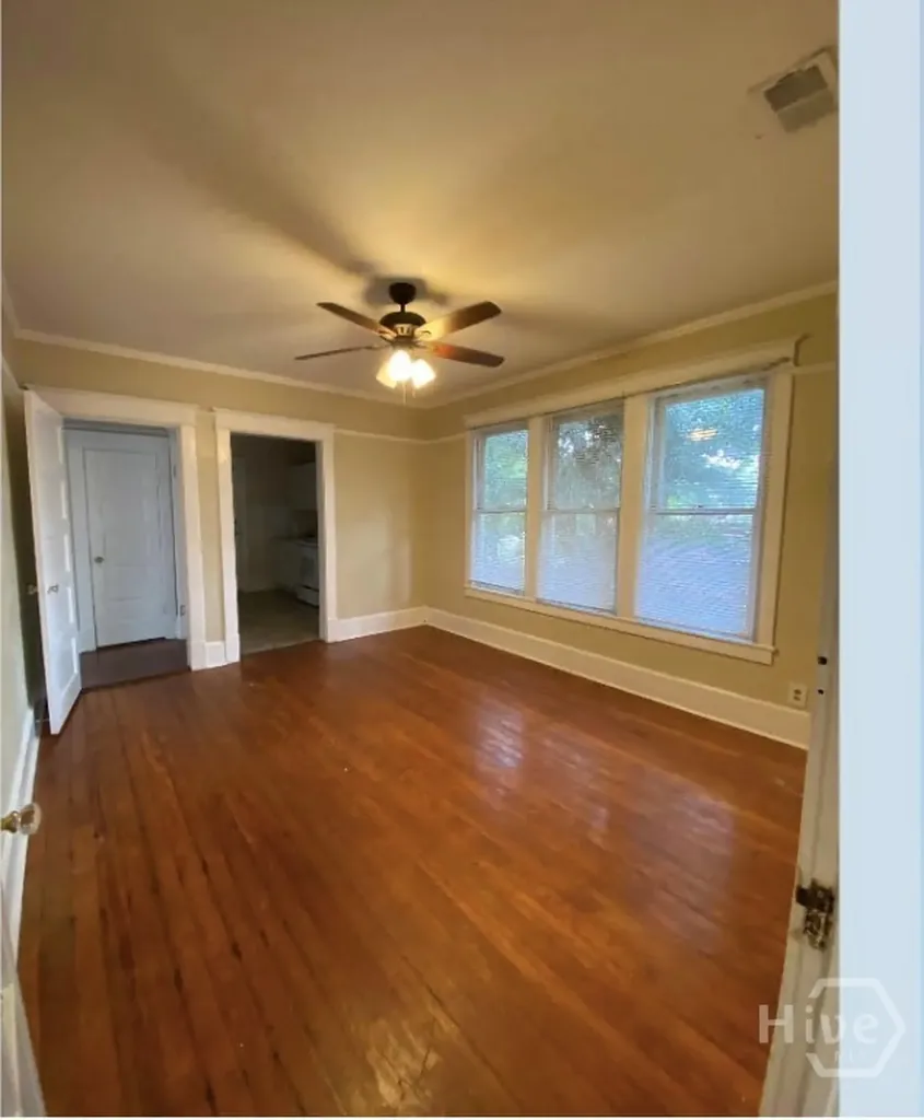 1115 E 32nd Street Savannah GA 31404