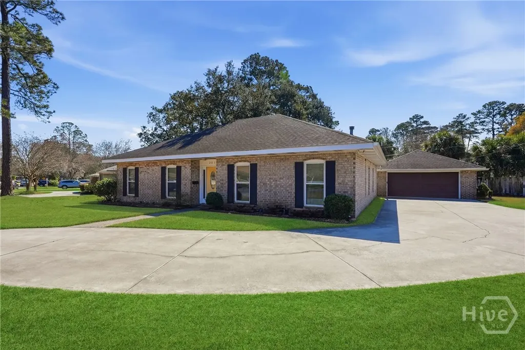 201 Groveland Circle Savannah GA 31405