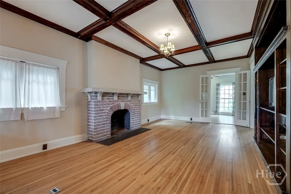 215 E 45th Street Savannah GA 31405