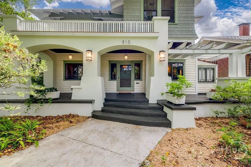 215 E 45th Street Savannah GA 31405