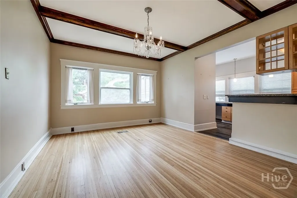 215 E 45th Street Savannah GA 31405