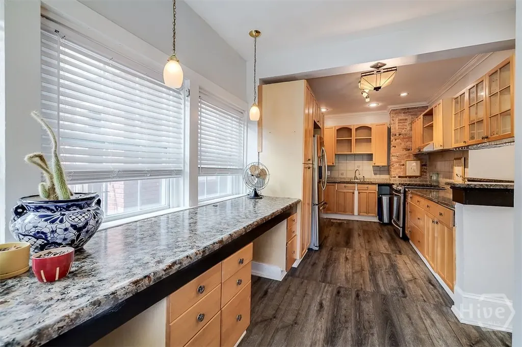 215 E 45th Street Savannah GA 31405