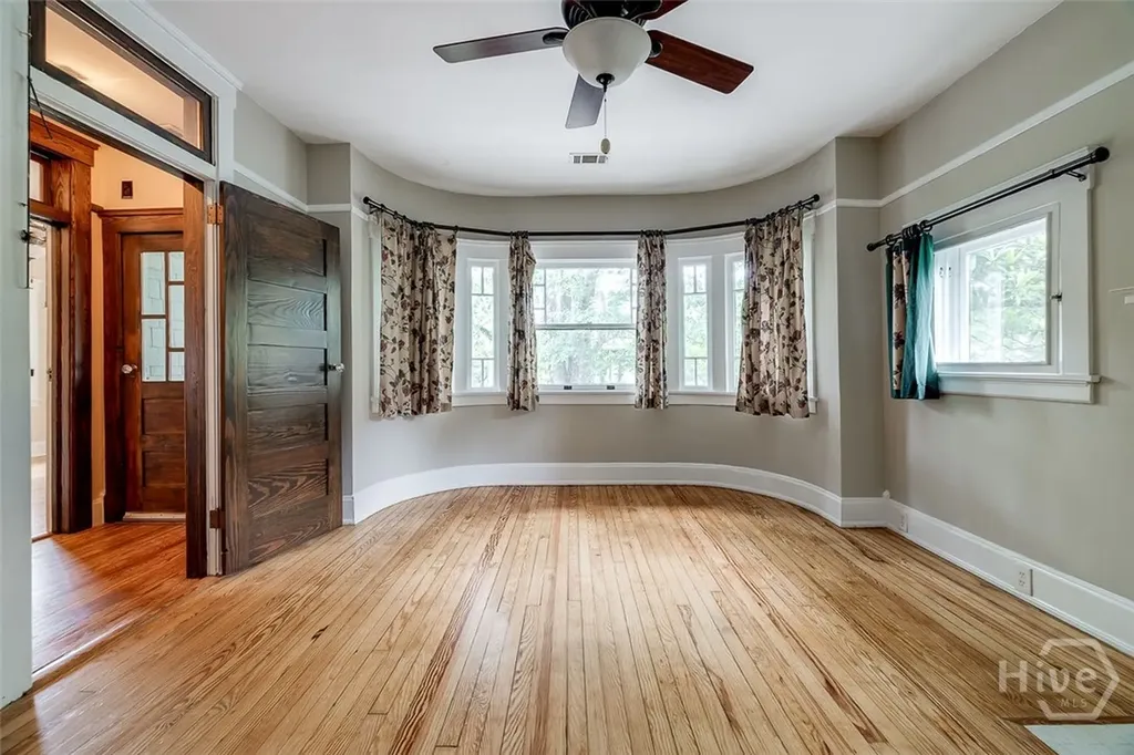 215 E 45th Street Savannah GA 31405