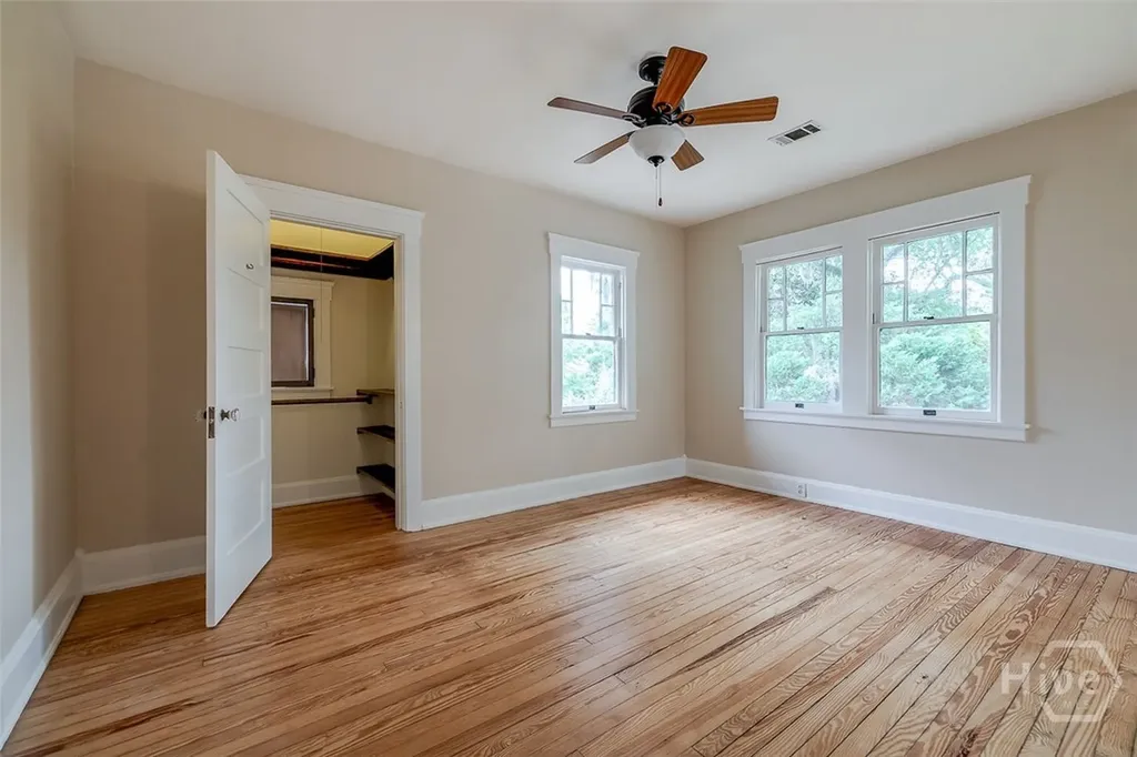 215 E 45th Street Savannah GA 31405