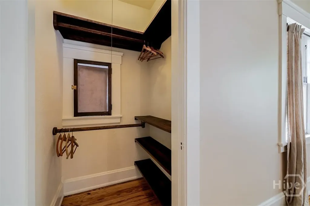 215 E 45th Street Savannah GA 31405