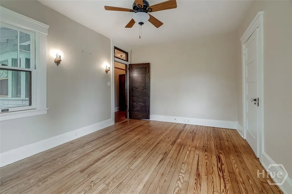 215 E 45th Street Savannah GA 31405