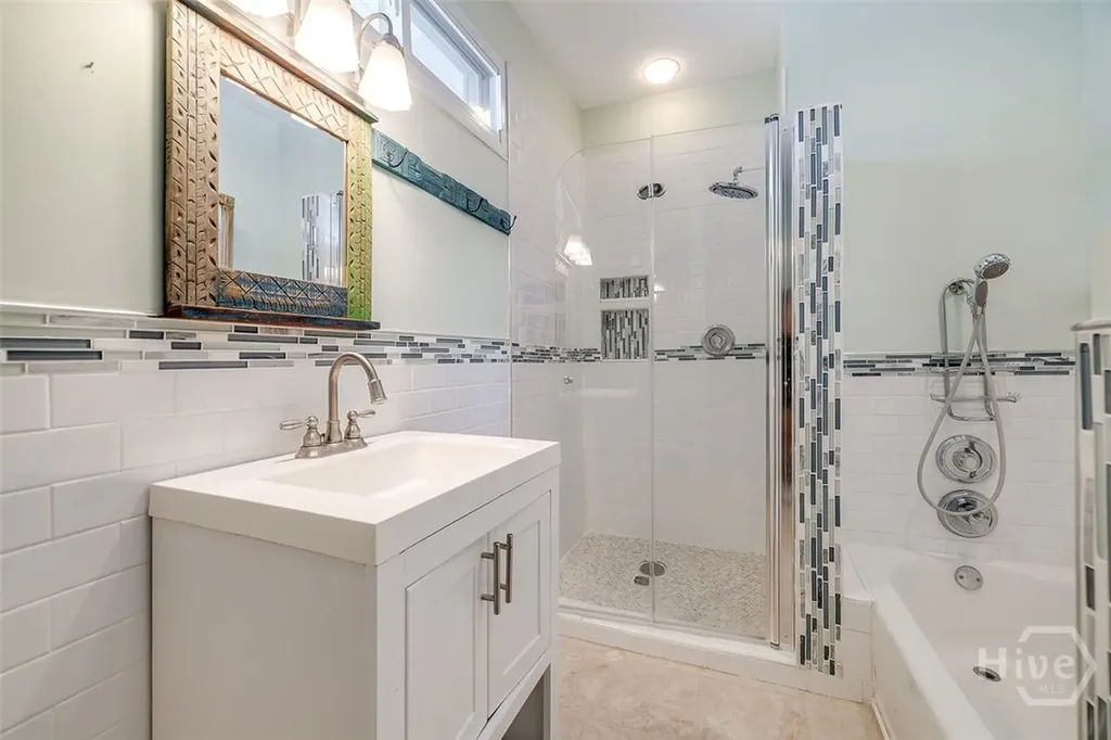 215 E 45th Street Savannah GA 31405