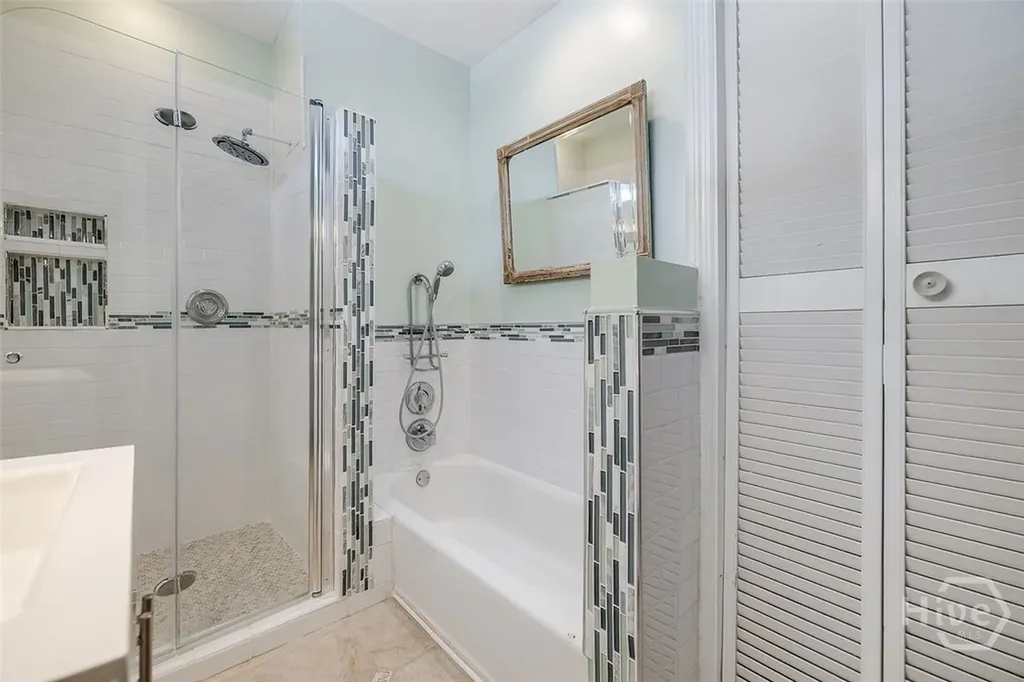 215 E 45th Street Savannah GA 31405