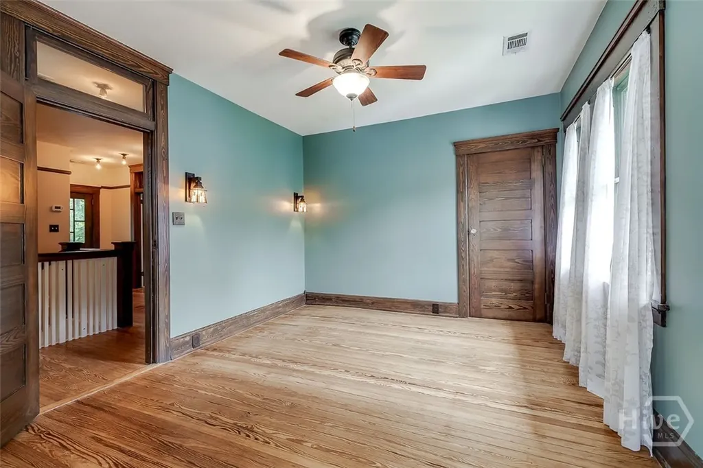 215 E 45th Street Savannah GA 31405