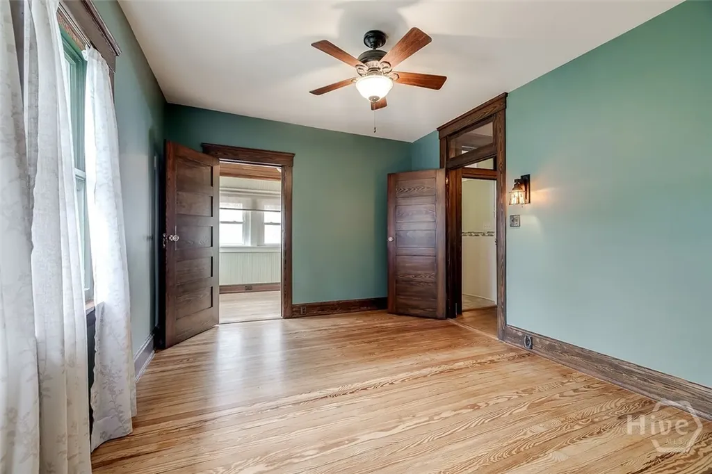 215 E 45th Street Savannah GA 31405