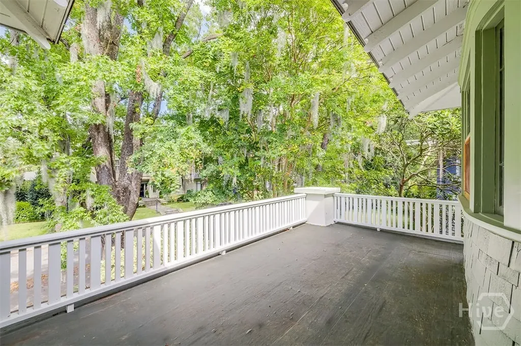 215 E 45th Street Savannah GA 31405