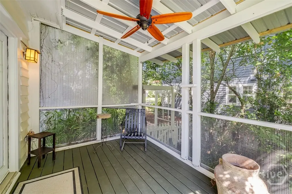 215 E 45th Street Savannah GA 31405