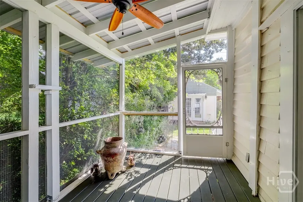 215 E 45th Street Savannah GA 31405