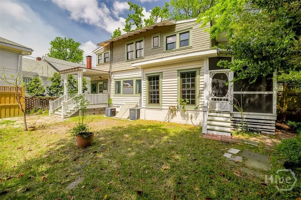 215 E 45th Street Savannah GA 31405