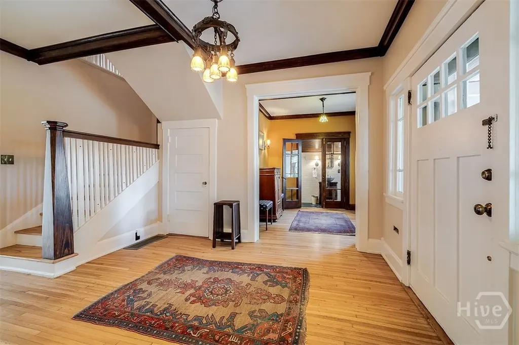 215 E 45th Street Savannah GA 31405