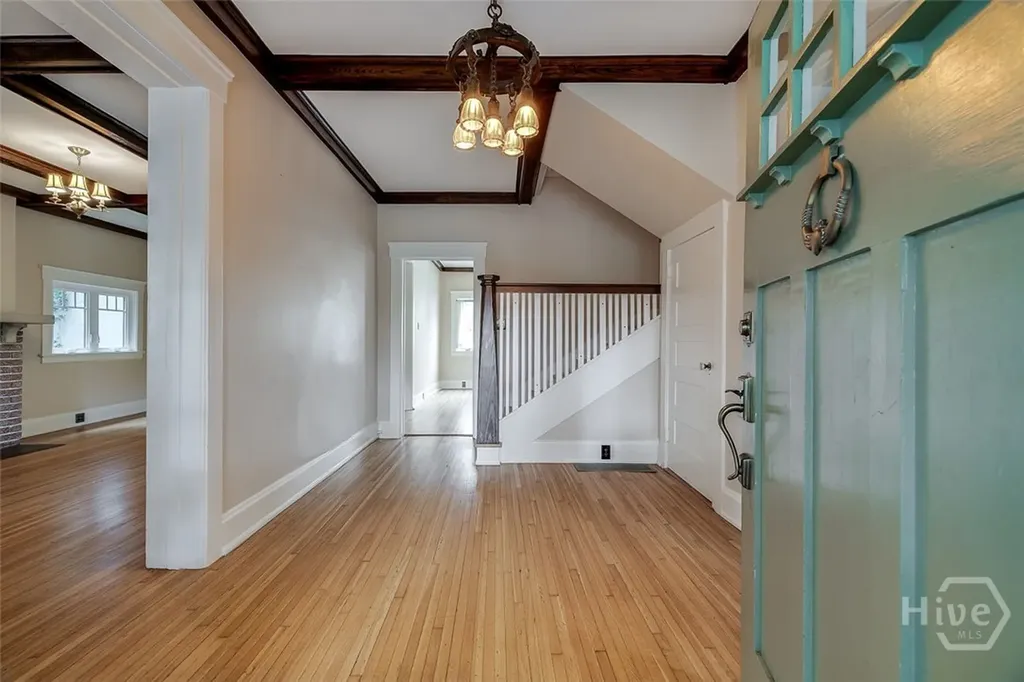 215 E 45th Street Savannah GA 31405
