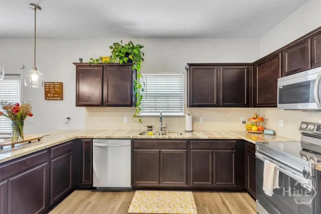 276 Bright Leaf Circle Hinesville GA 31313