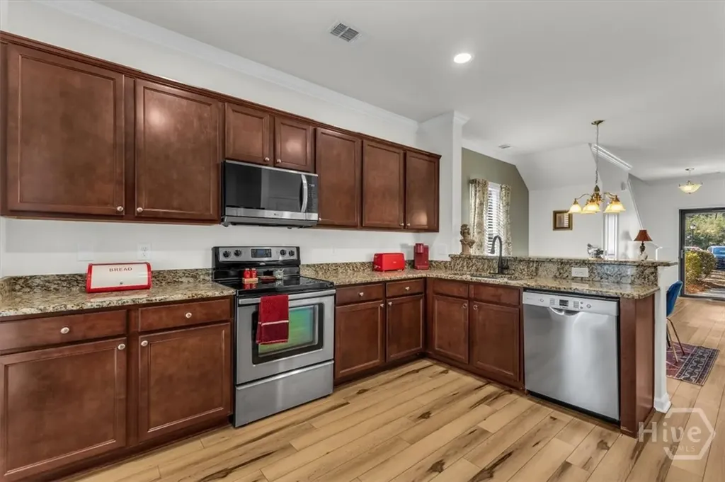 2 Crest View Circle Pooler GA 31322