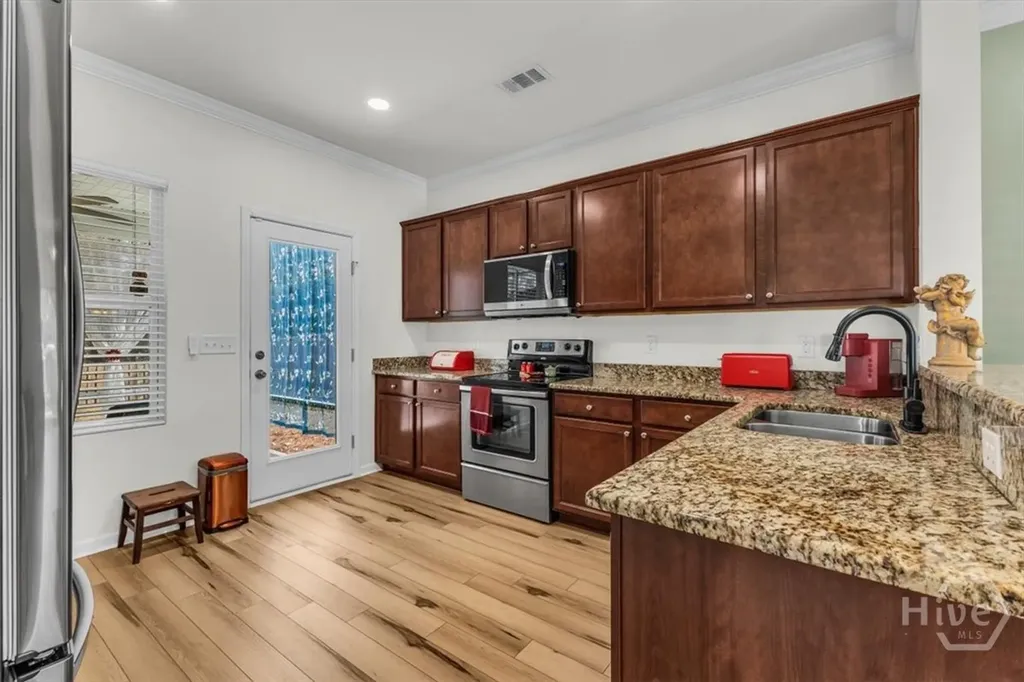 2 Crest View Circle Pooler GA 31322