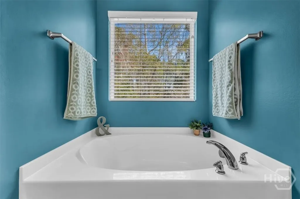2 Crest View Circle Pooler GA 31322