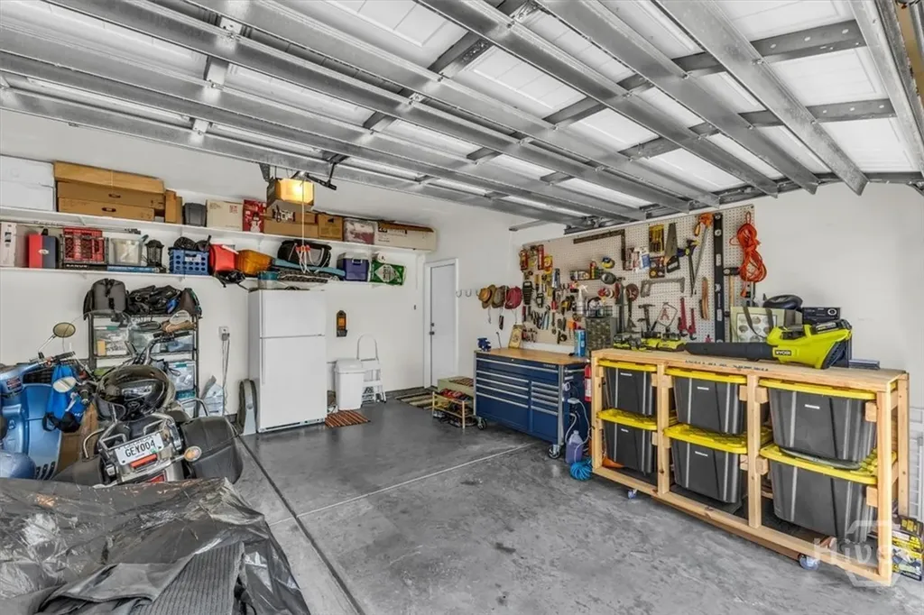 2 Crest View Circle Pooler GA 31322