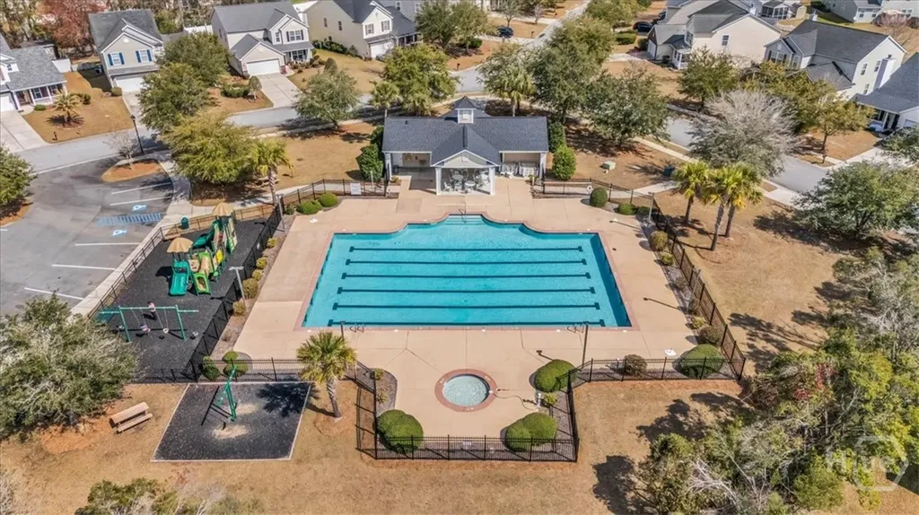 2 Crest View Circle Pooler GA 31322