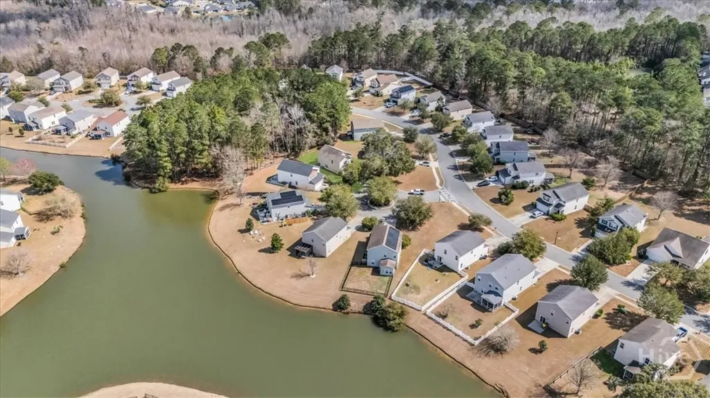 2 Crest View Circle Pooler GA 31322