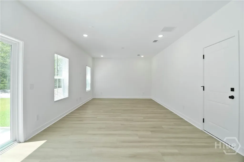 302 Kingswood Circle Savannah GA 31302
