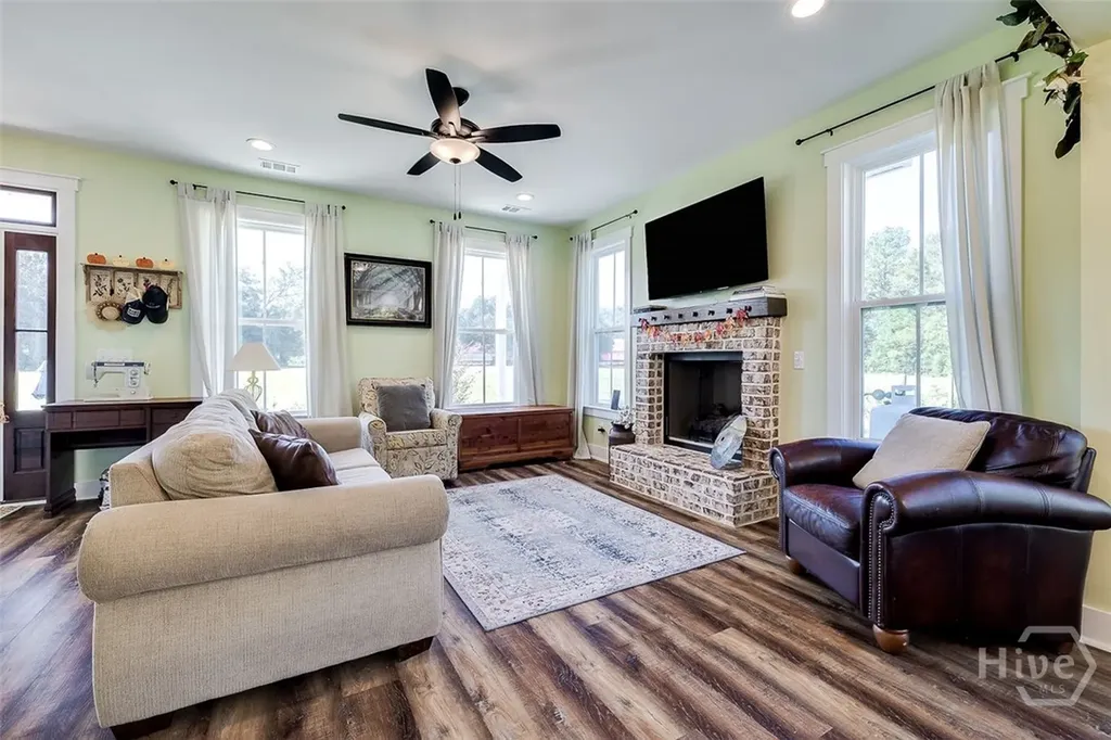 215 Lorenzo Hurst Road Springfield GA 31329