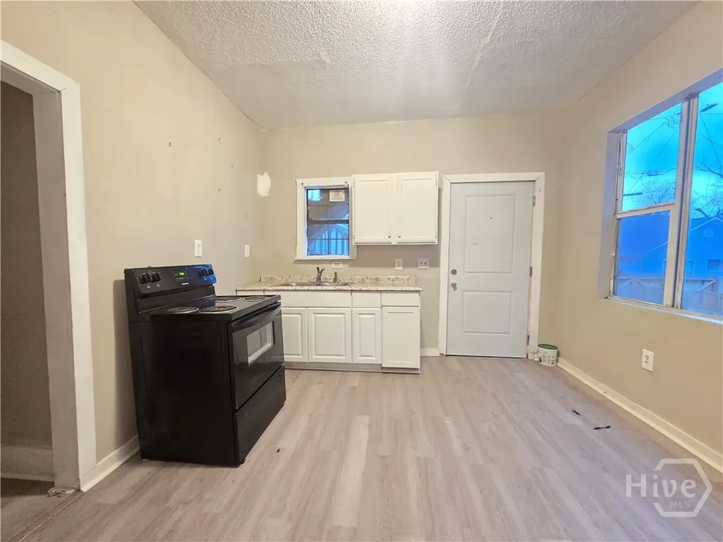1207 E Bolton Street Savannah GA 31404