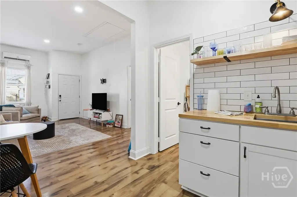 521 W 37th Street Savannah GA 31415