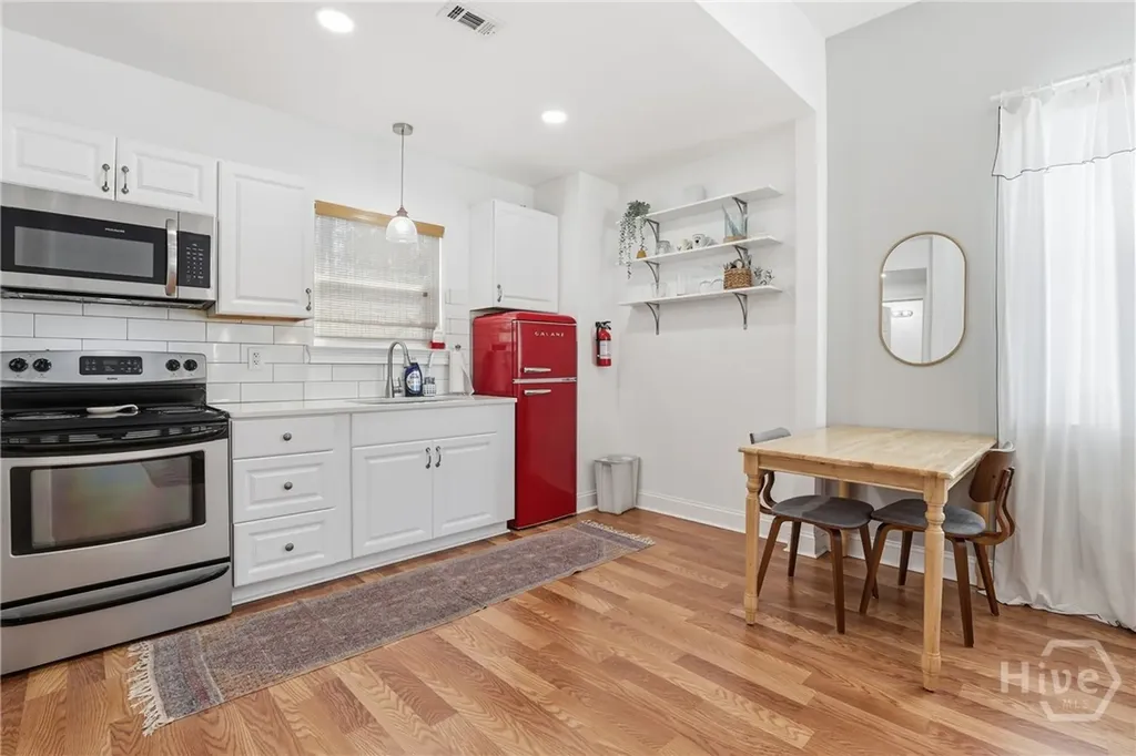 521 W 37th Street Savannah GA 31415
