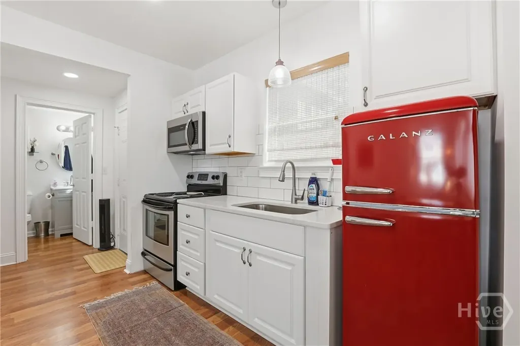 521 W 37th Street Savannah GA 31415