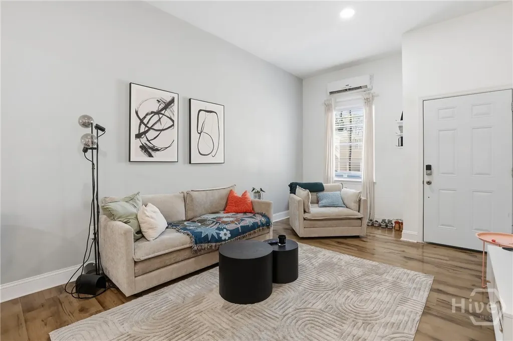 521 W 37th Street Savannah GA 31415