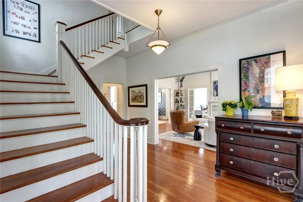132 E 45th Street Savannah GA 31405