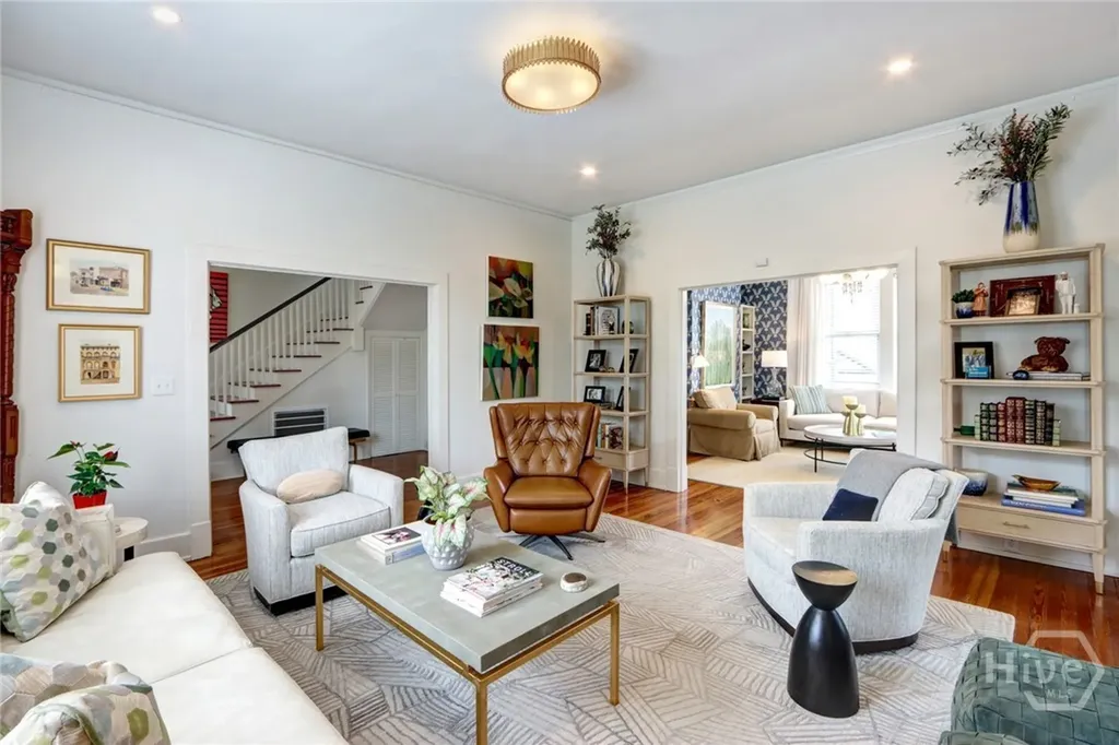 132 E 45th Street Savannah GA 31405