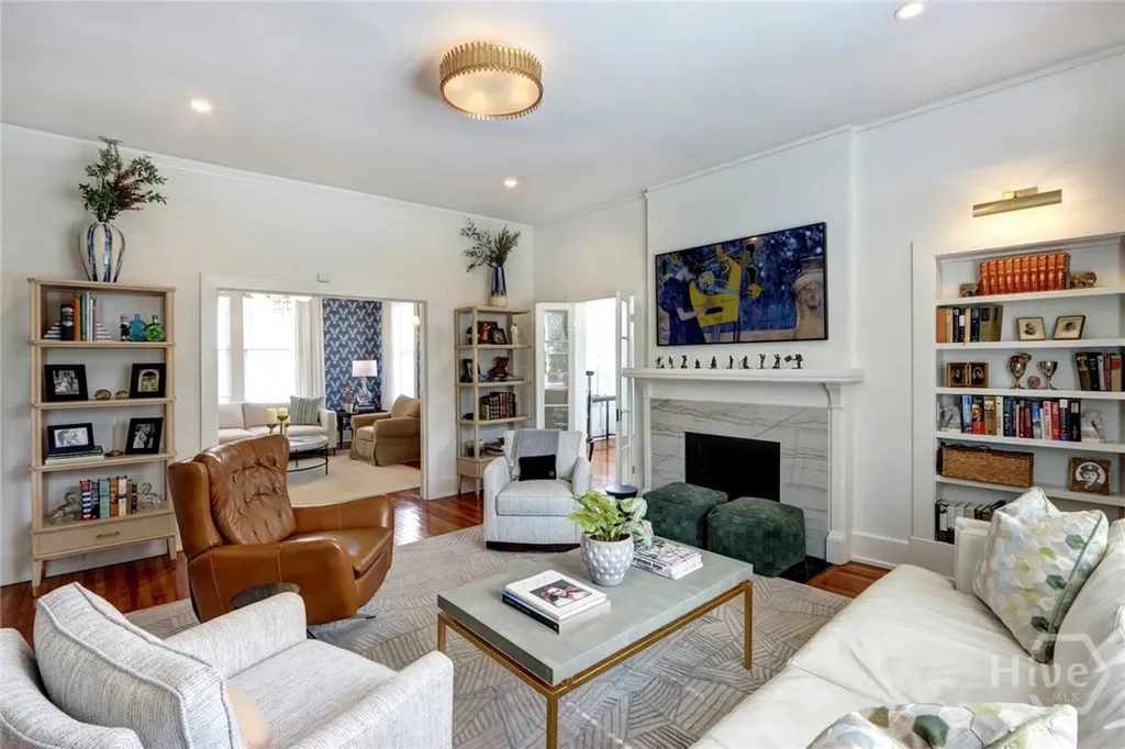 132 E 45th Street Savannah GA 31405