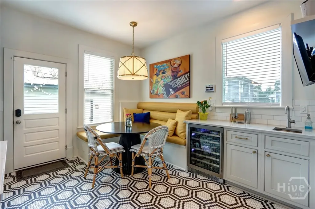 132 E 45th Street Savannah GA 31405