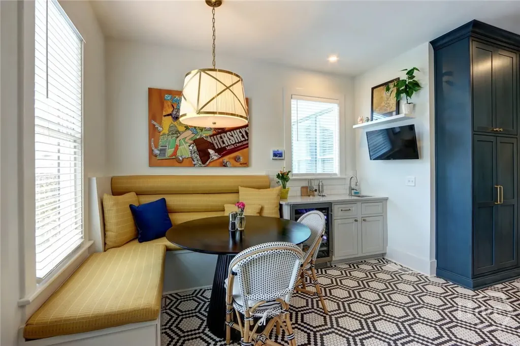 132 E 45th Street Savannah GA 31405