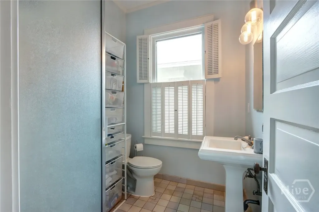 132 E 45th Street Savannah GA 31405