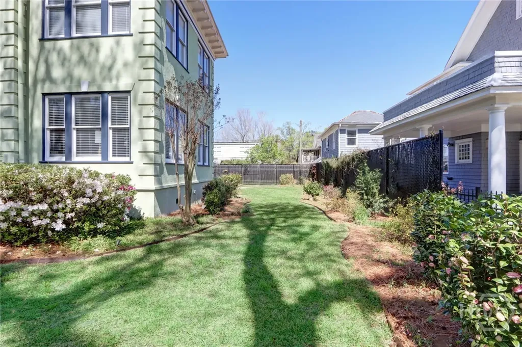 132 E 45th Street Savannah GA 31405