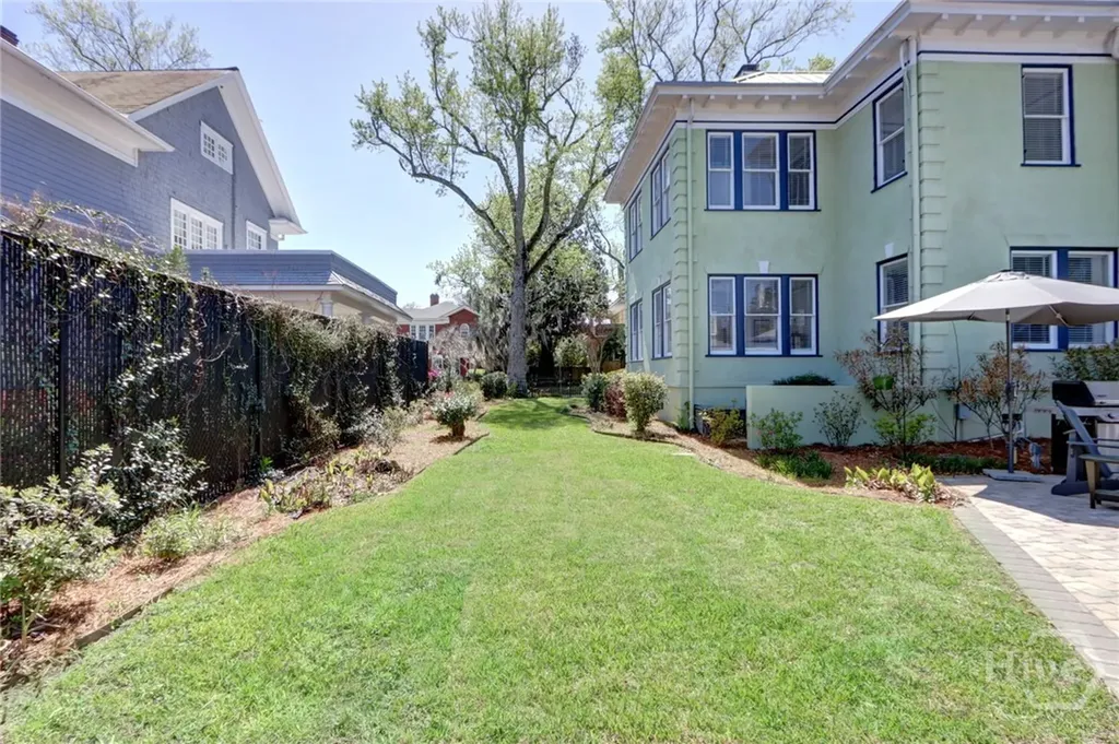 132 E 45th Street Savannah GA 31405