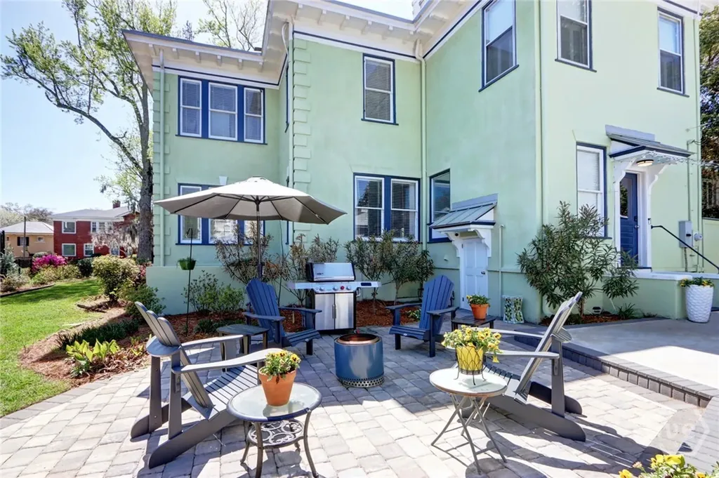 132 E 45th Street Savannah GA 31405