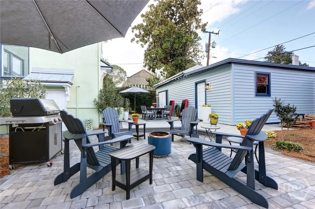 132 E 45th Street Savannah GA 31405