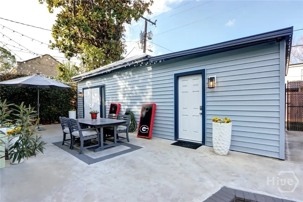 132 E 45th Street Savannah GA 31405