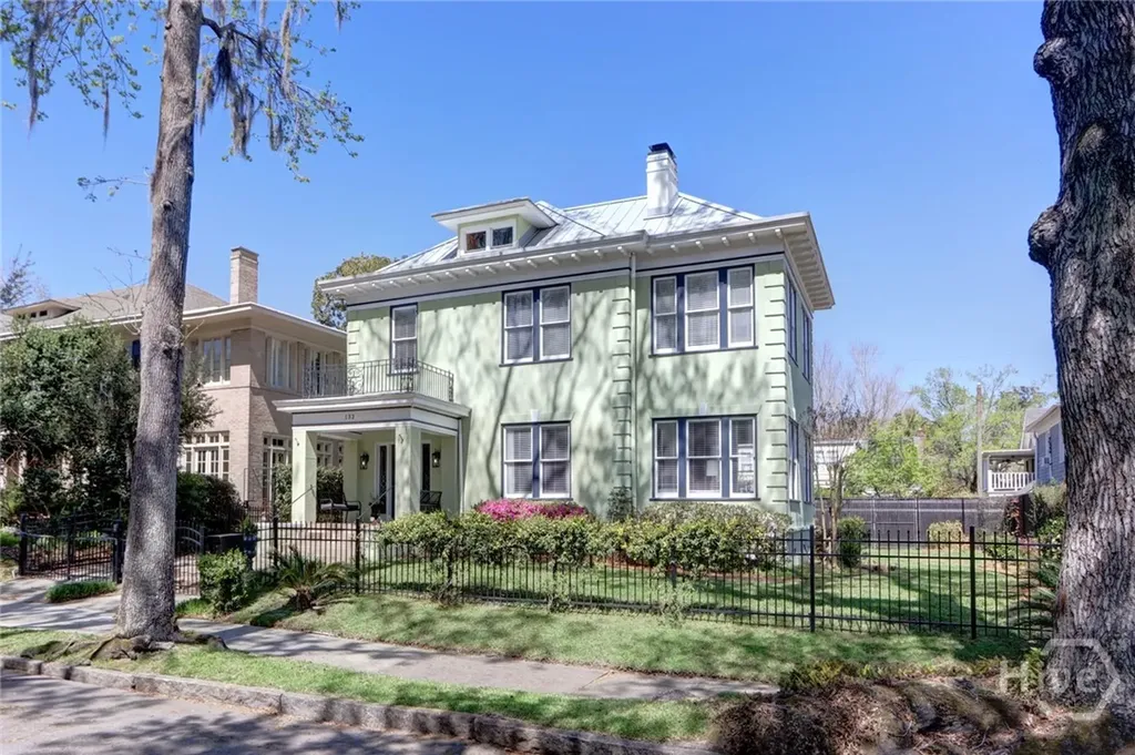 132 E 45th Street Savannah GA 31405