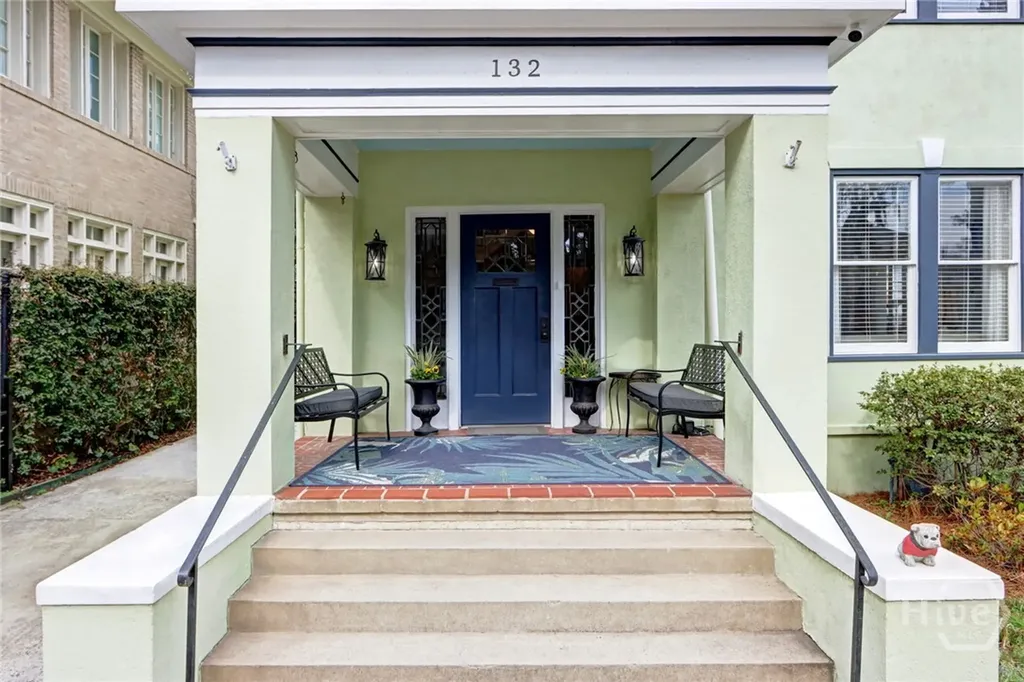 132 E 45th Street Savannah GA 31405