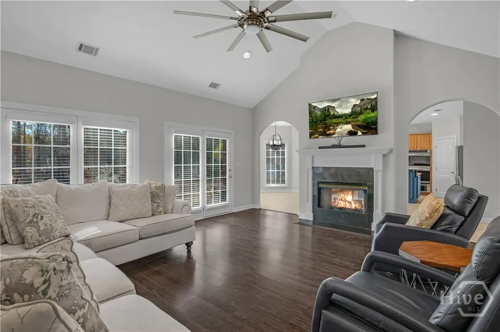 115 Manor Row Pooler GA 31322