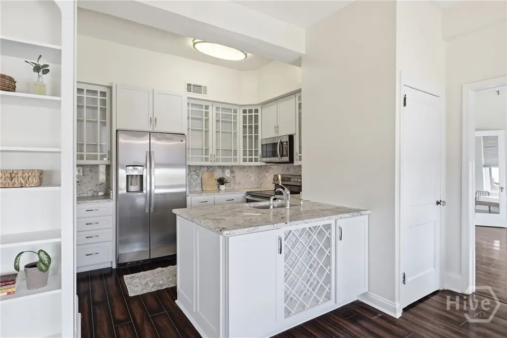 106 W Gwinnett Street Savannah GA 31401