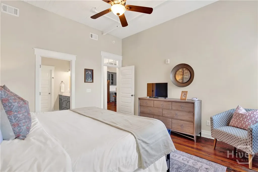 310 W Broughton Street Savannah GA 31401